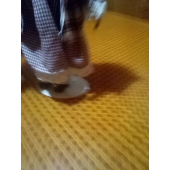 Vtg Cathay Collection Porcelain Boy & Girl Dolls Kissing W/ Stands Maroon Plaid - Picture 4 of 14